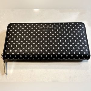 Brand New Kate Spade Black & Silver Glitter Clutch/ Wallet NWOT